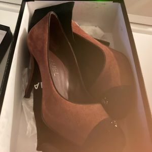 Women’s Chanel shoes brand new in the box